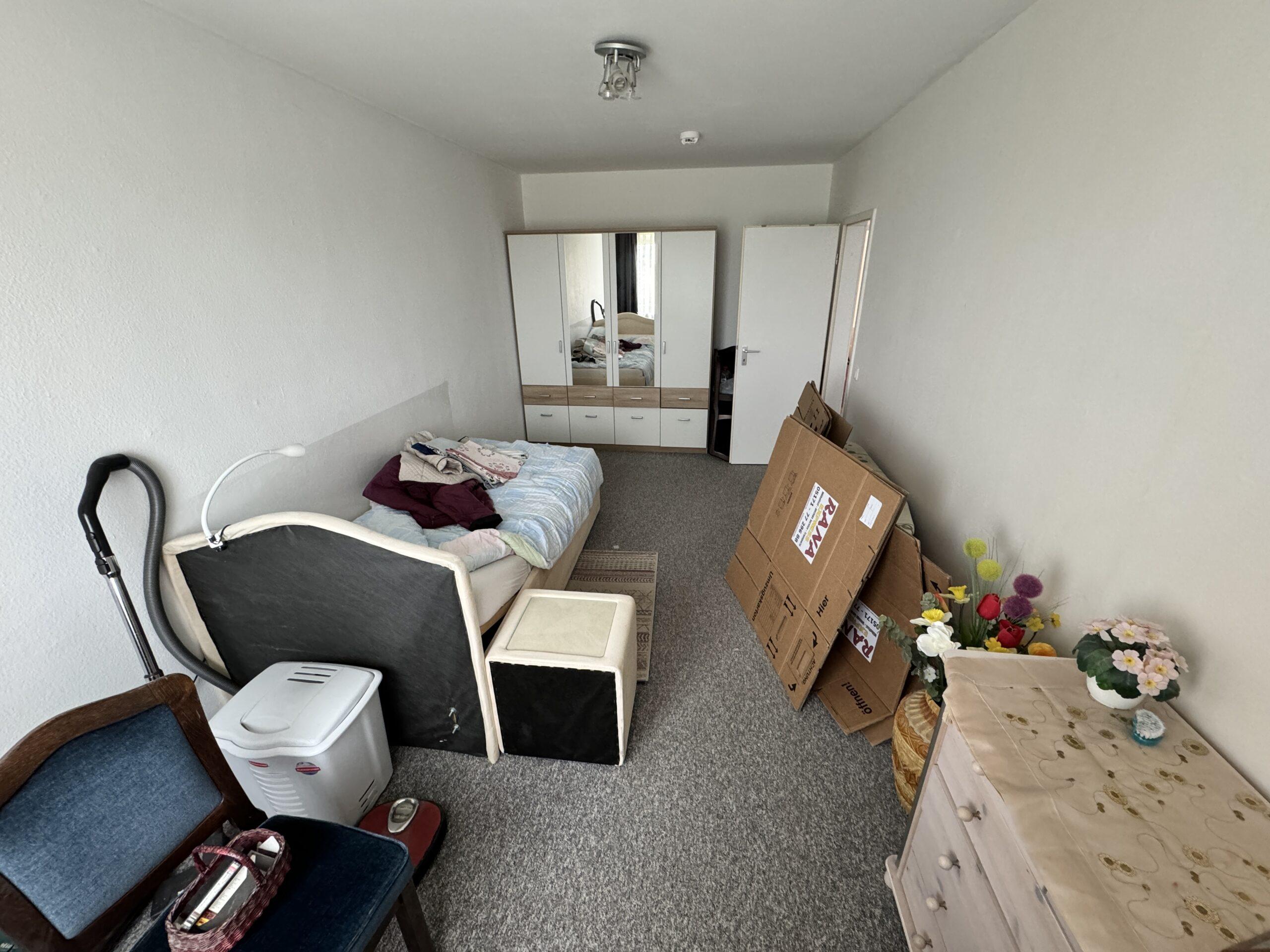 Möbliertes Zimmer vor der Räumung